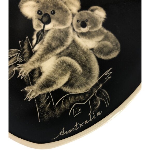 Heart-Shaped Ceramic Plate With Koala Design Handpainted "Australia" - Picture 3 of 11